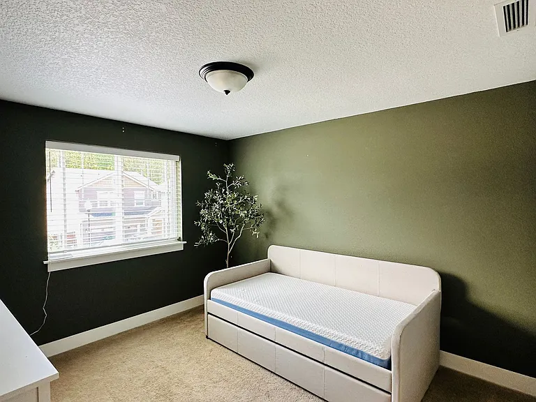 158 S 39th Dr — Photo 28