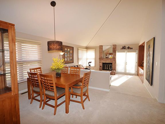 3rd image of 20 White Pine Dr