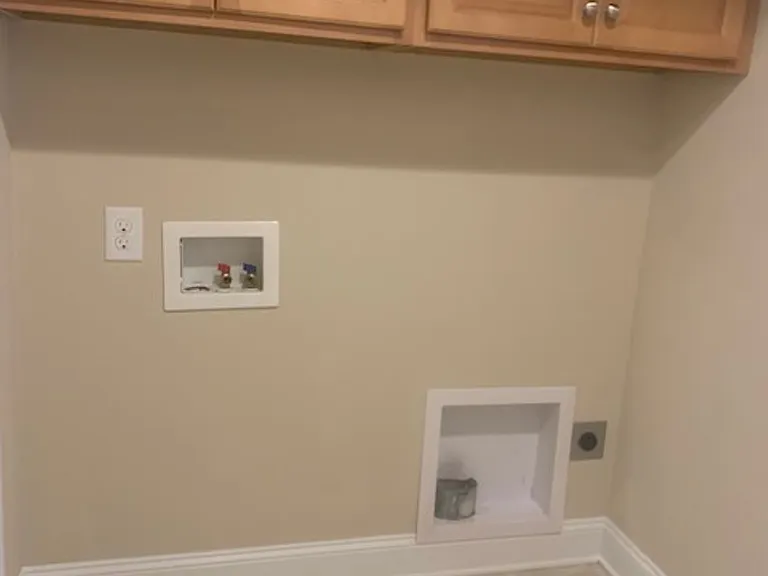 670 Amberdale West Cir — Photo 10