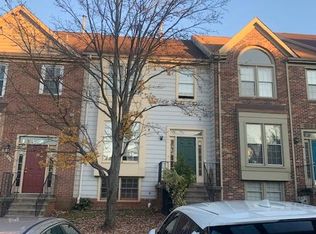 21723 Leatherleaf Cir, Sterling, VA 20164