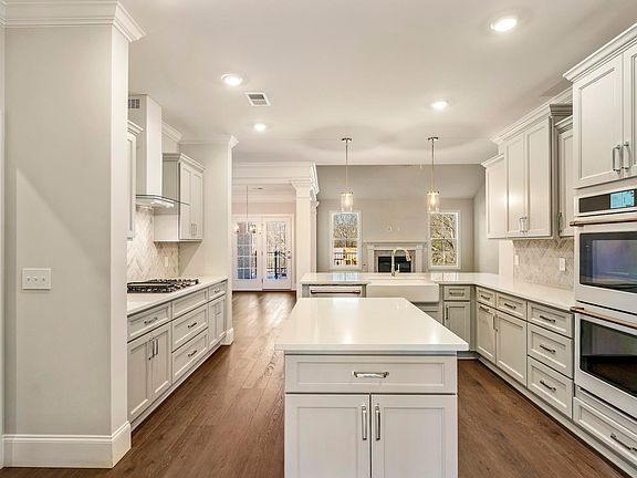 7th image of this home