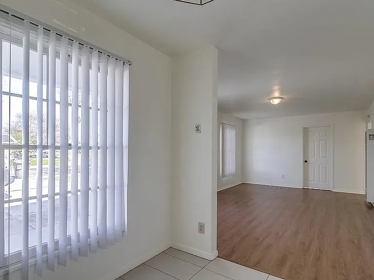 891 Elm Ave — Photo 25