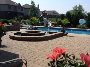 722 Stacey Dr, New Lenox, IL 60451