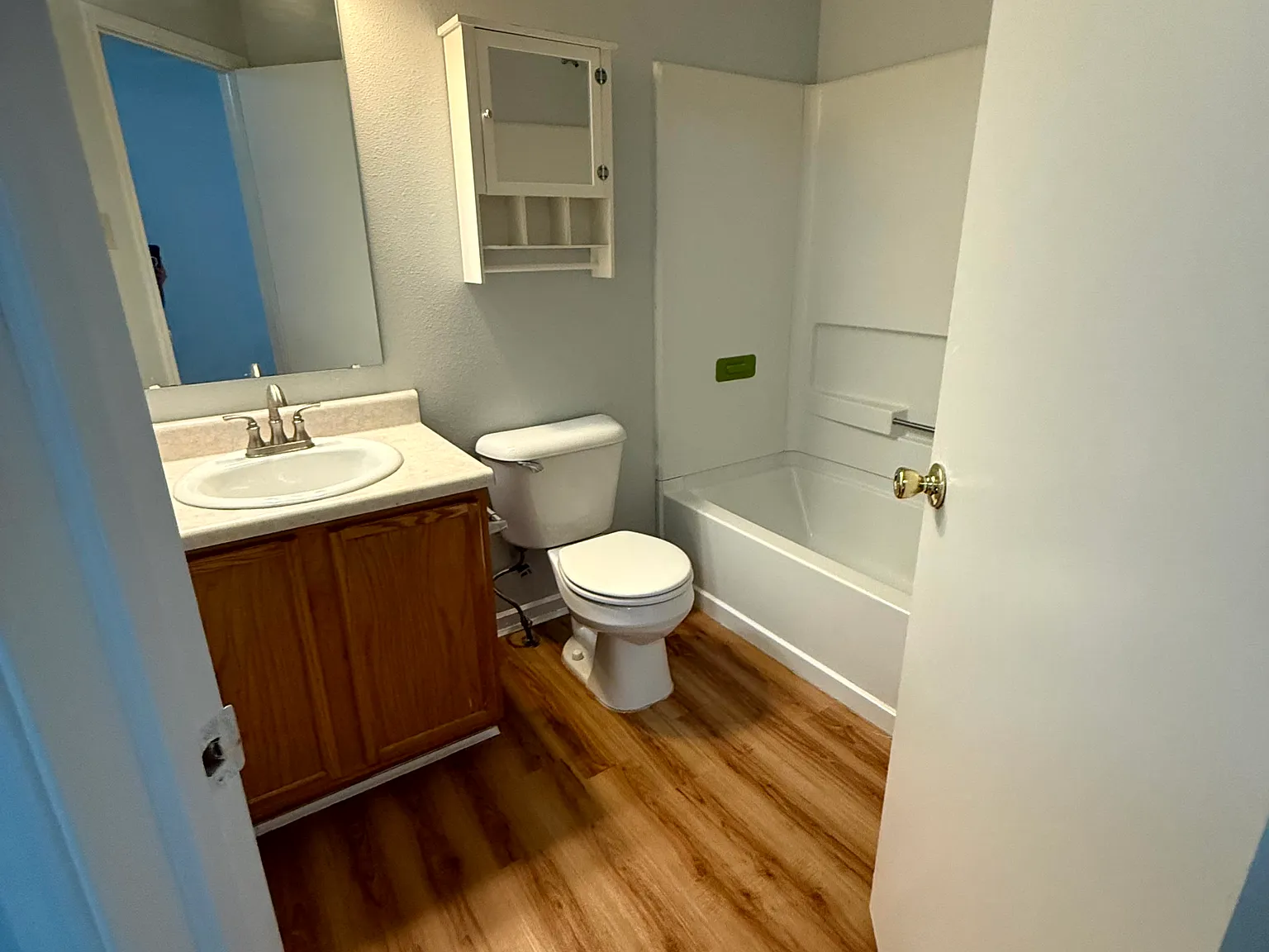 4 Waverhill Dr — Photo 3