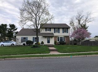 121 Franklin Dr, Mullica Hill, NJ 08062