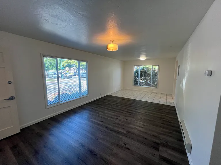 1452 Bay St #A — Photo 11