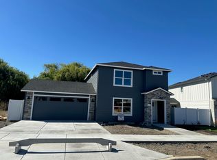 1656 Monarch Ln, Medford, OR 97504