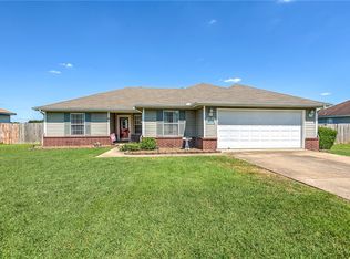 205 S Oak St, Lowell, AR 72745