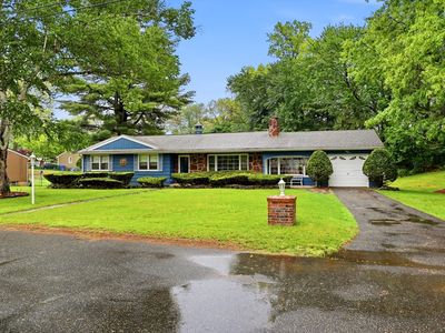 87 Squire Ln, Springfield, MA, 01118