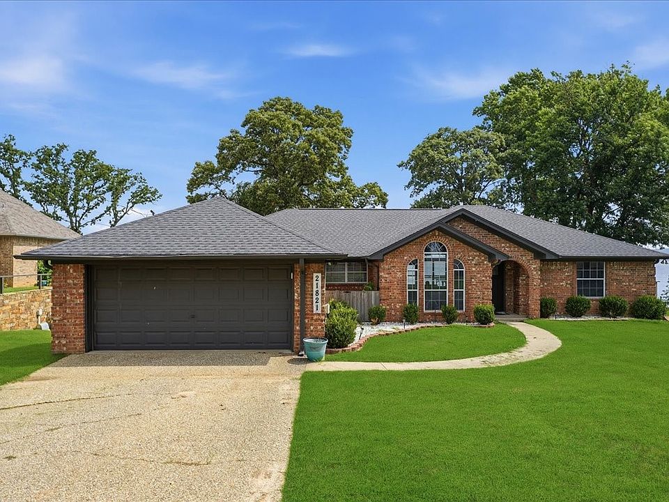 1st image of 21821 Lakewood Ln