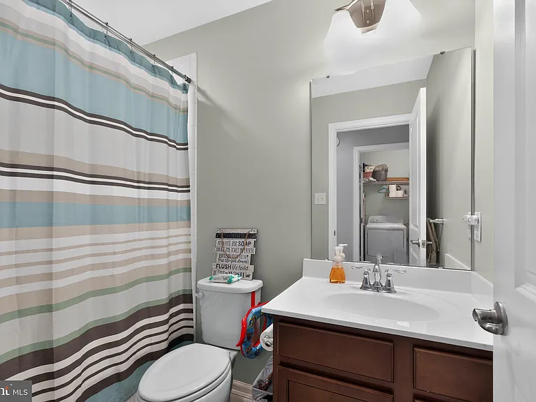 1551 Emily Ct — Photo 29