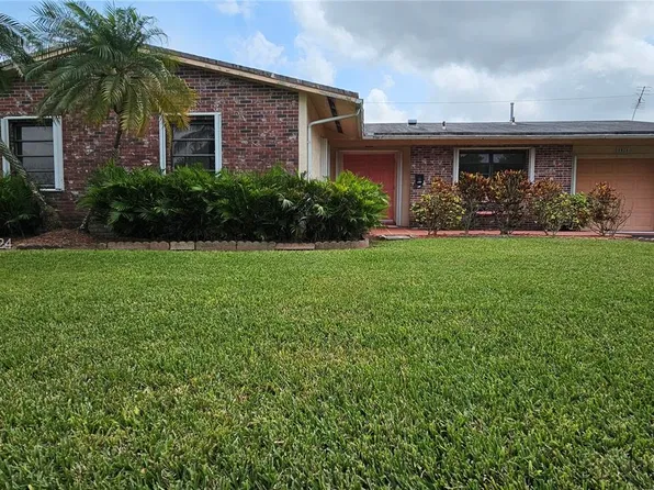 9816 SW 193rd St, Cutler Bay, FL 33157