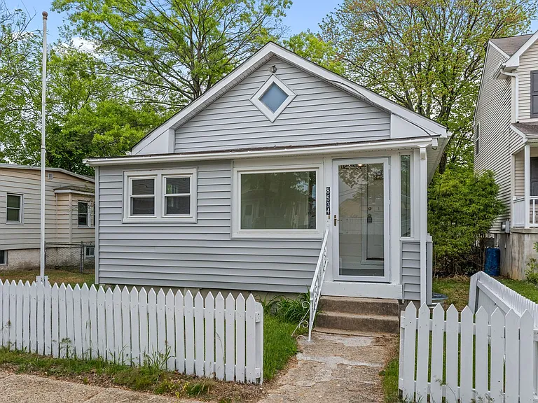 8534 Orchard Ave — Photo 23