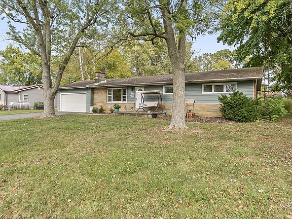 5th image of 840 Forest Lawn Dr