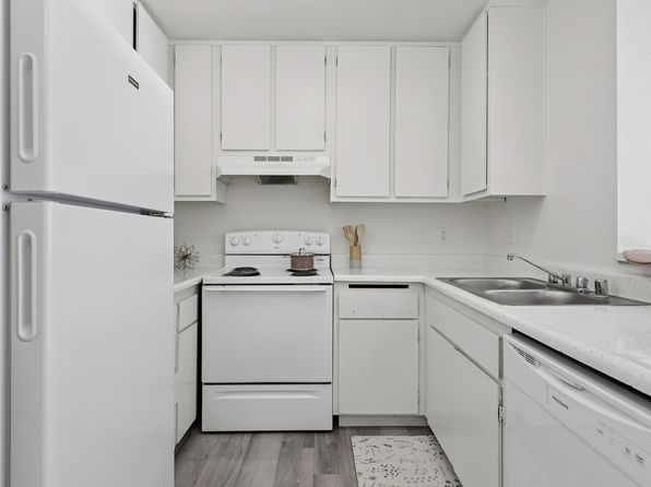 1900 E Tropicana Ave #16-150