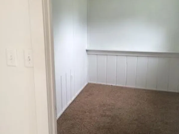 16 E Payton Ave, Des Moines, IA 50315