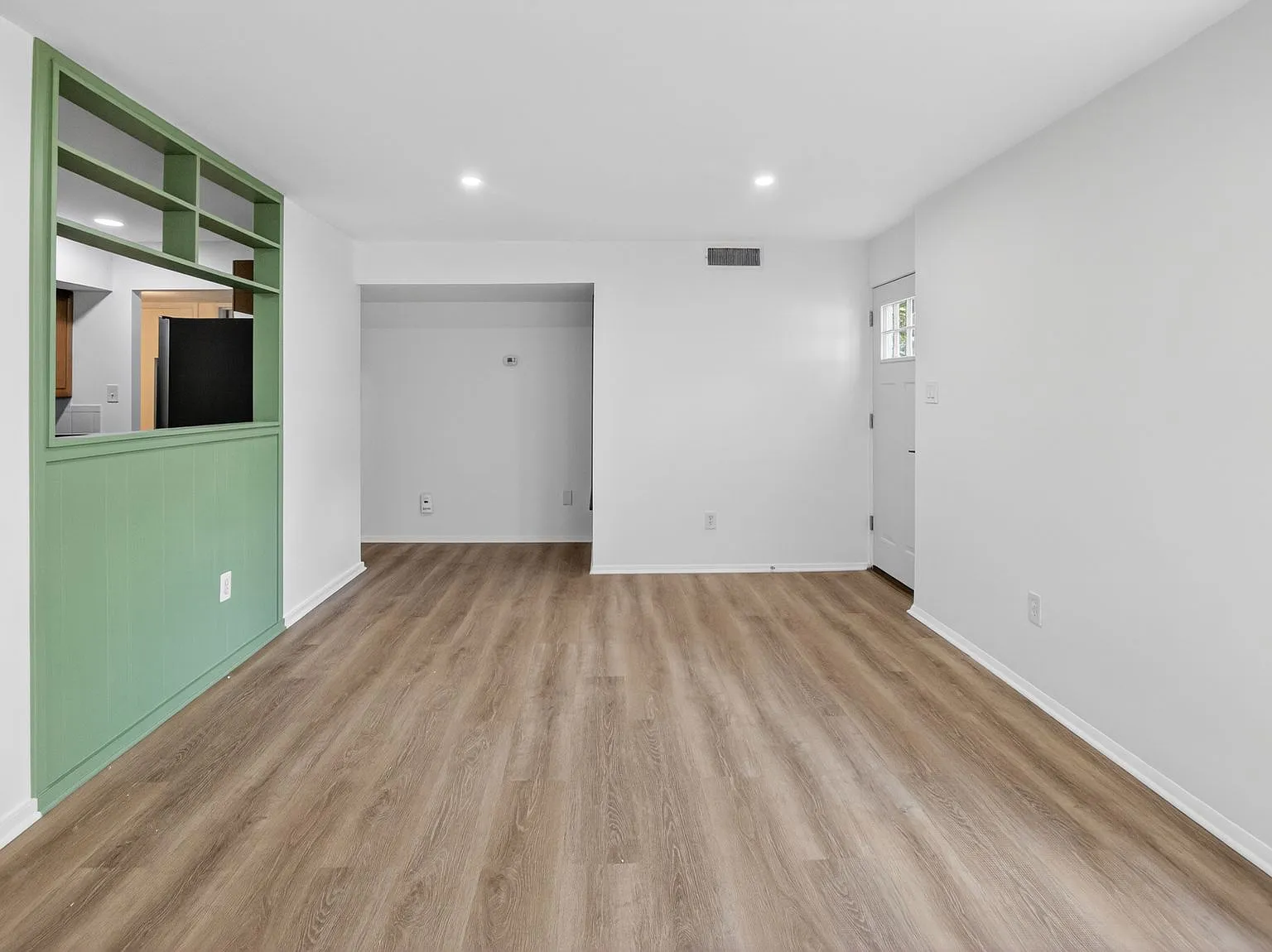 1 bed, 729 sqft, $2,300 — Photo 4