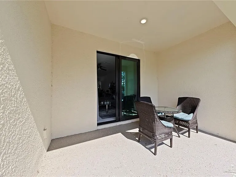 907 Homestead Rd S — Photo 24