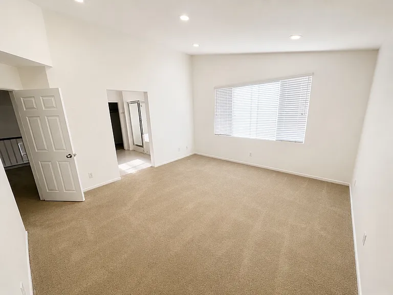 8685 Orchard Park Dr — Photo 15
