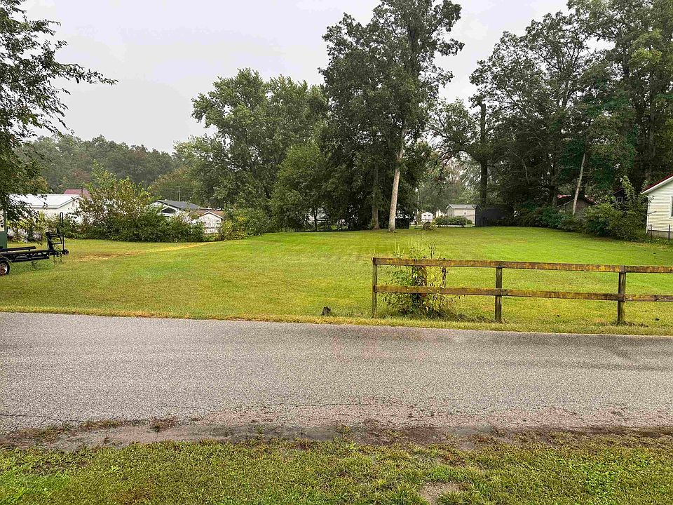 1st image of S Circle Dr E