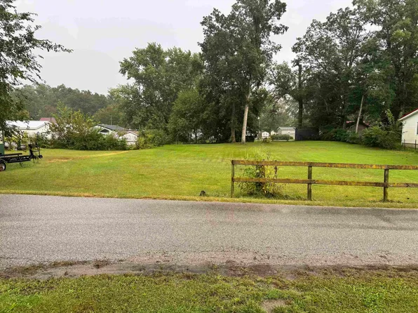 S Circle Dr E, Cromwell, IN 46732