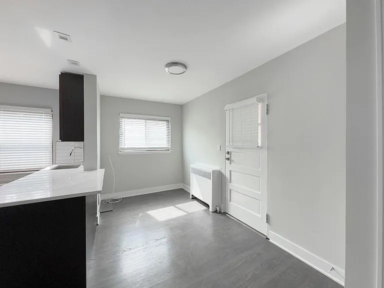 549-607 Sheridan Rd. — Photo 27