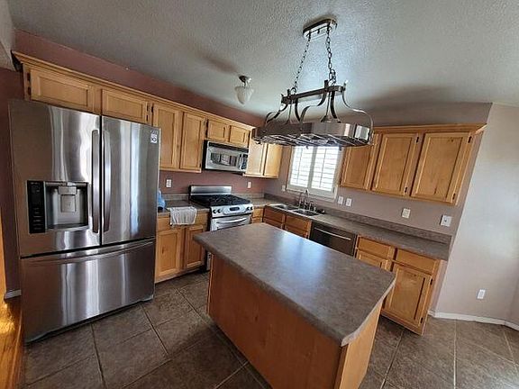 3rd image of 6039 Camden Lake St