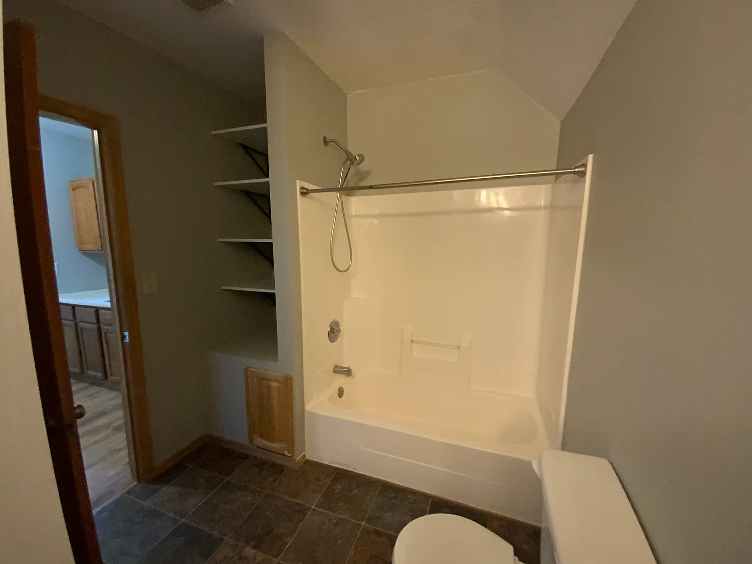 2 bed, 1.0 bath, $975 — Photo 4