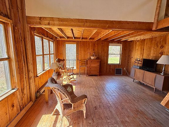 4th image of 1122 Bucksmills Road