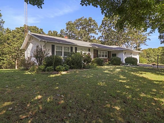2nd image of 44 Dogwood Cir