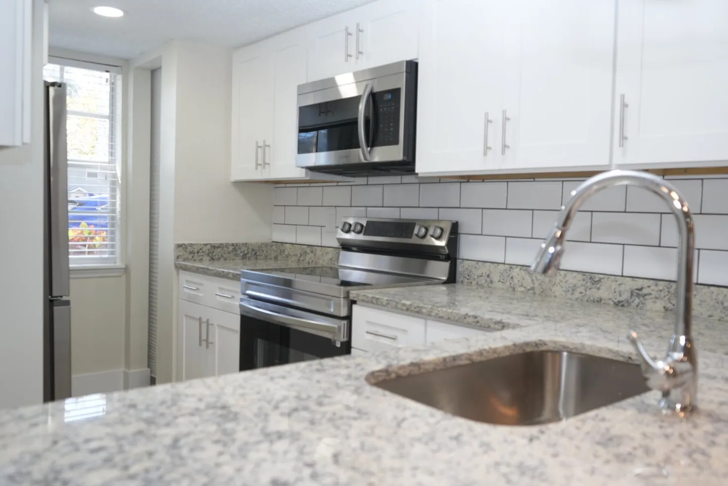 2 bed, 2.5 bath, 1110 sqft, $2,100 — Photo 2
