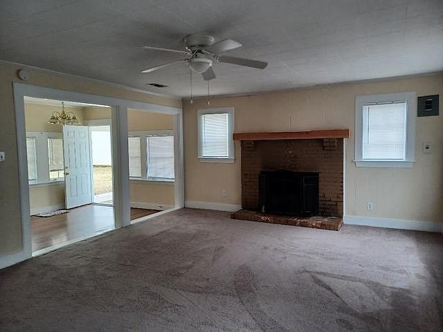 2nd image of 110 Pine St