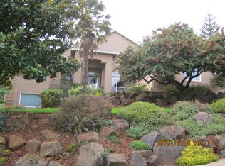 692 SW View Crest Ct, Dundee, OR 97115