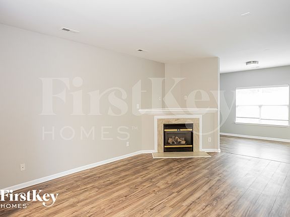 5th image of 8122 Chatham Oaks Dr