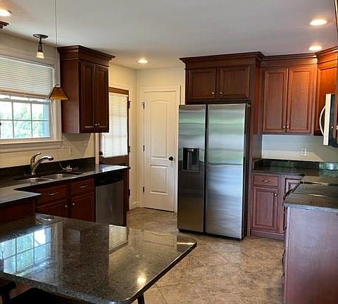 4th image of 4004 Cambridge Ave #4004