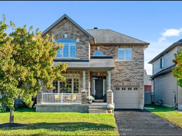 561 Summerhill St, Ottawa, ON K4M 0B9