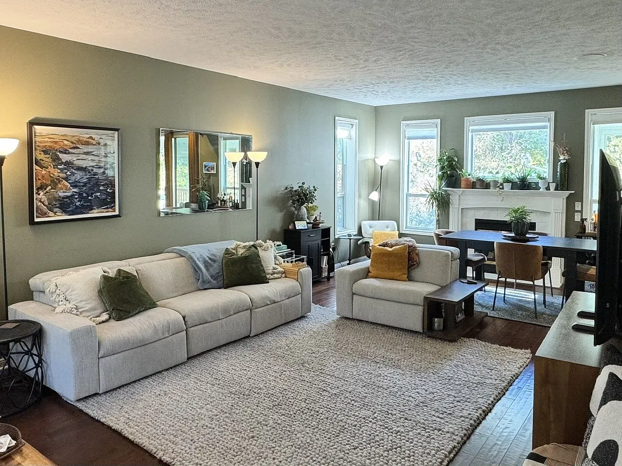 5 bed, 2800 sqft, $4,200 — Photo 4