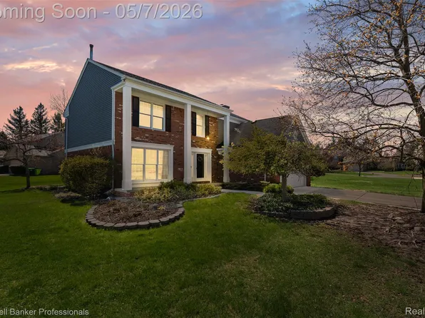 45075 Courtview Trl, Novi, MI 48375