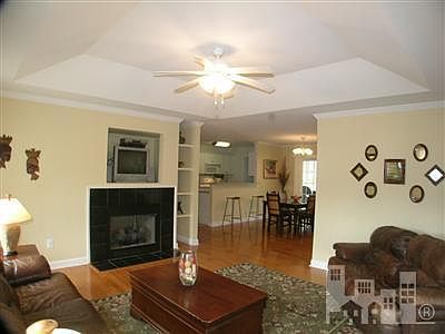 2nd image of 9400 Lyn Marie Drive NE