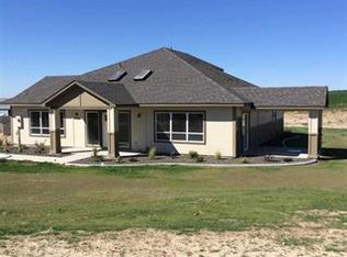 9044 Rolling Hills Ct, Nampa, ID 83686