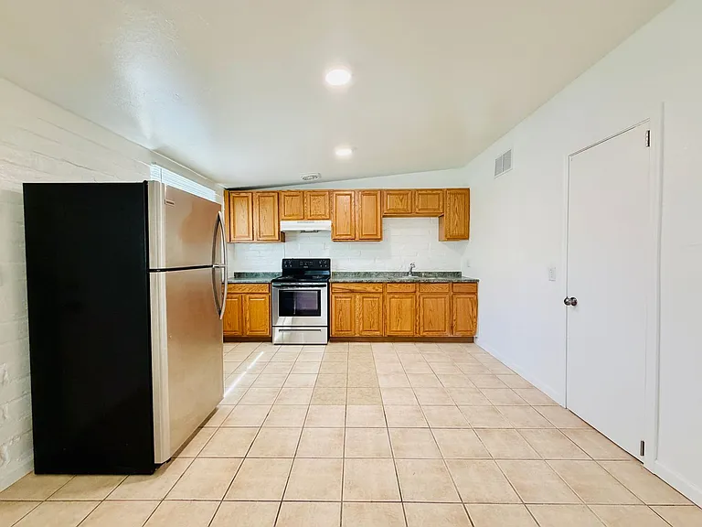 The Derby Apartments — Photo 42