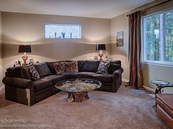 2nd image of 5718 NE Lisbon Way