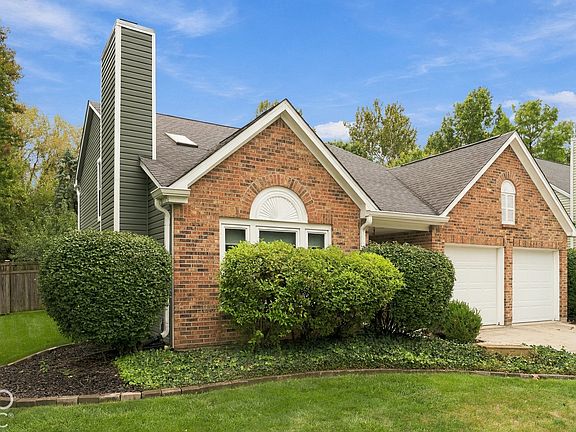 3rd image of 8219 Castle Ridge Ln