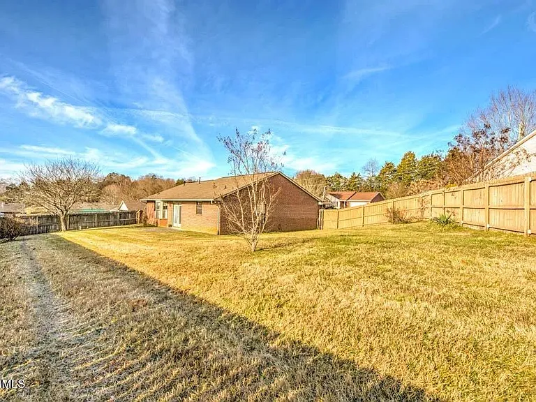 4818 Katia Ln — Photo 6