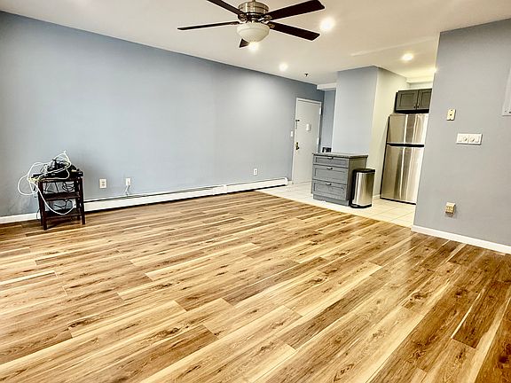 5th image of 24 Pennyfield Ave APT 1B