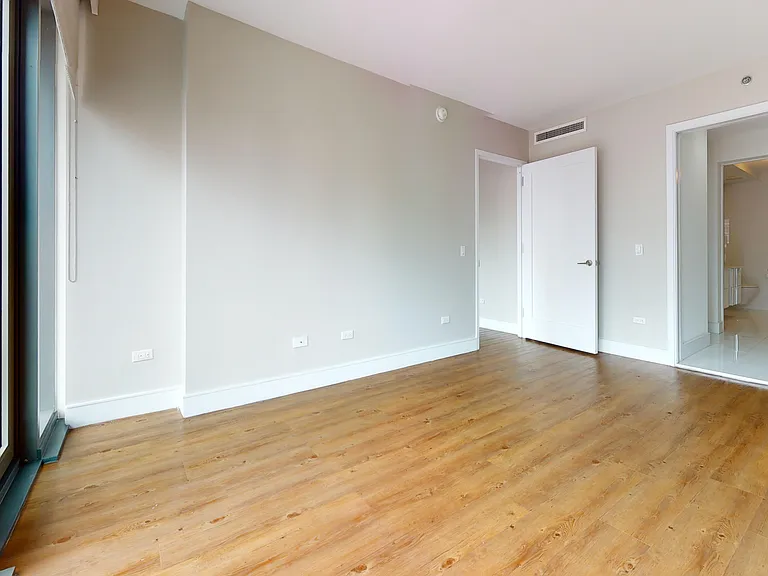 237 E 34th St #1404 — Photo 11
