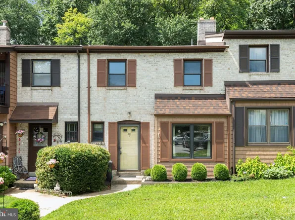 48 Bishop Dr, Aston, PA 19014