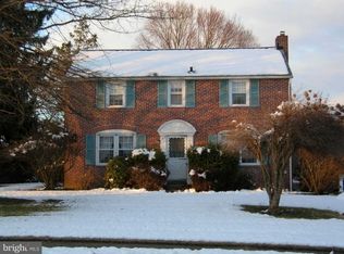 463 Colonial Park Dr, Springfield, PA 19064