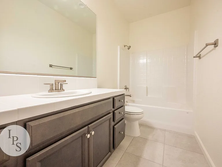 1457 Las Rosas Ave — Photo 12