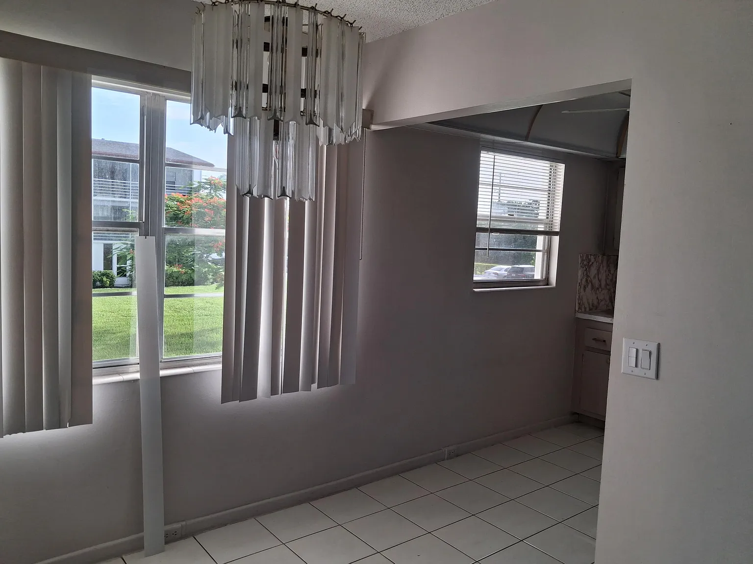 2 bed, 1.5 bath, 819 sqft, $1,550 — Photo 3